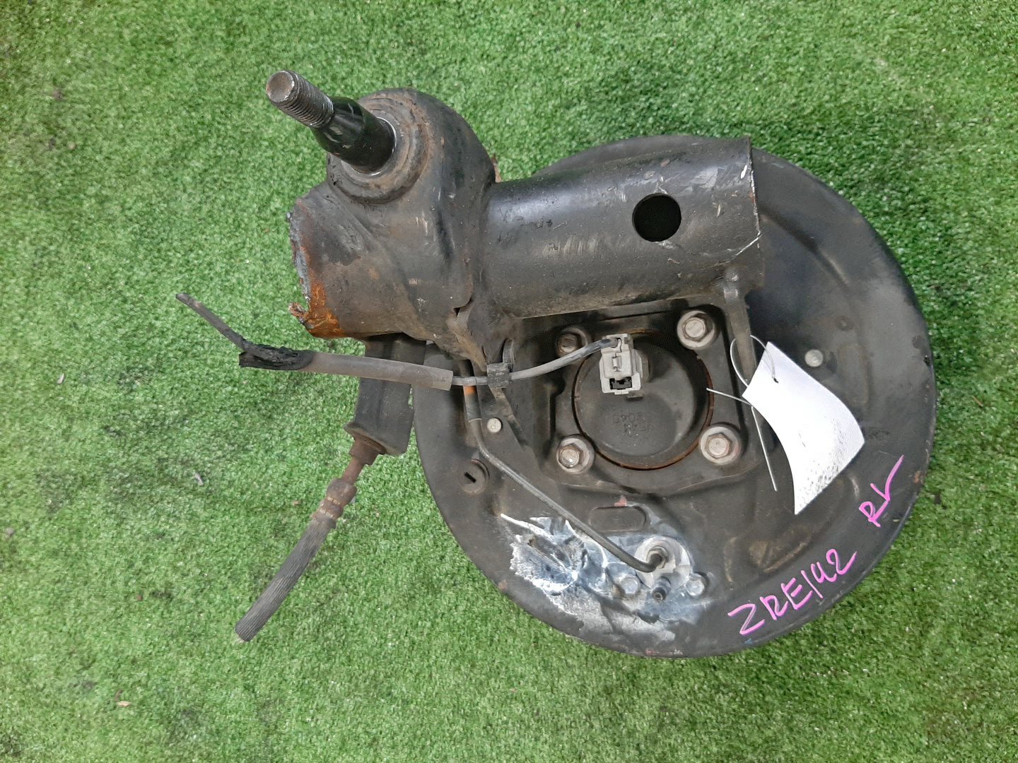 Ступица левая задняя TOYOTA AXIO, COROLLA FIELDER, COROLLA  AXIO, FIELDER NZE141, ZRE142, ZRE142G, NZE141G 1NZ-FE, 2ZR-FAE, 2ZR-FE 2 ракурс