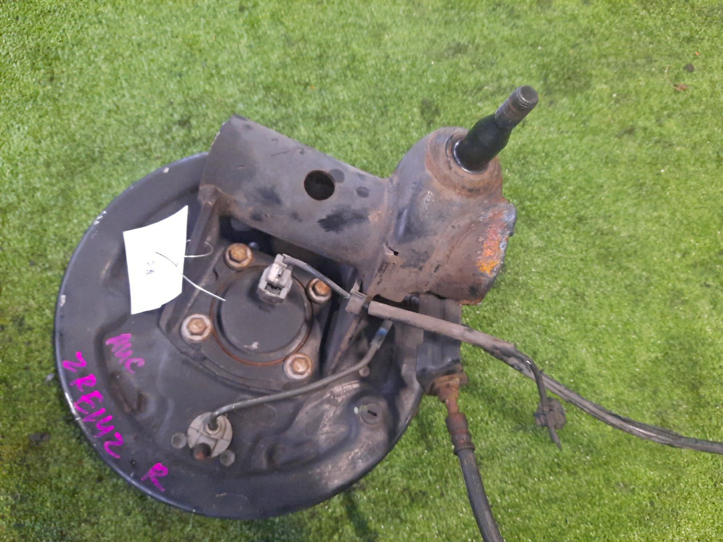 Ступица правая задняя TOYOTA AXIO, COROLLA FIELDER, COROLLA  AXIO, FIELDER NZE141, ZRE142, ZRE142G, NZE141G 1NZ-FE, 2ZR-FAE, 2ZR-FE 2 ракурс