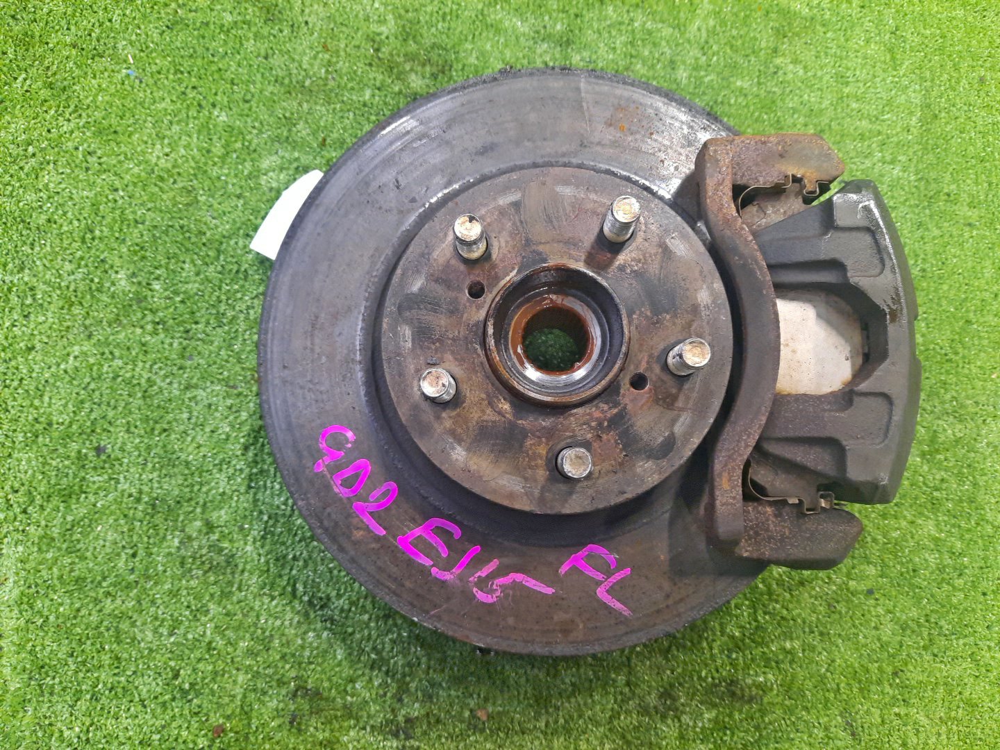 Ступица левая передняя SUBARU IMPREZA GD2 EJ15E 1 ракурс Ступица левая передняя SUBARU IMPREZA GD2 EJ15E 1 ракурс