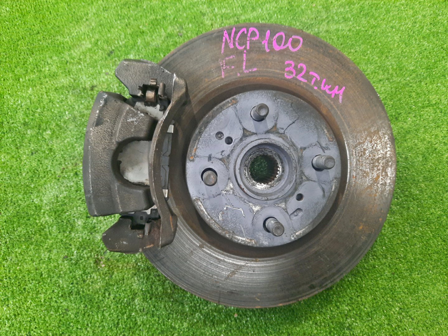 Ступица левая передняя TOYOTA VITZ, RACTIS NCP91, NCP100, SCP100 1NZ-FE, 2SZ-FE 1 ракурс