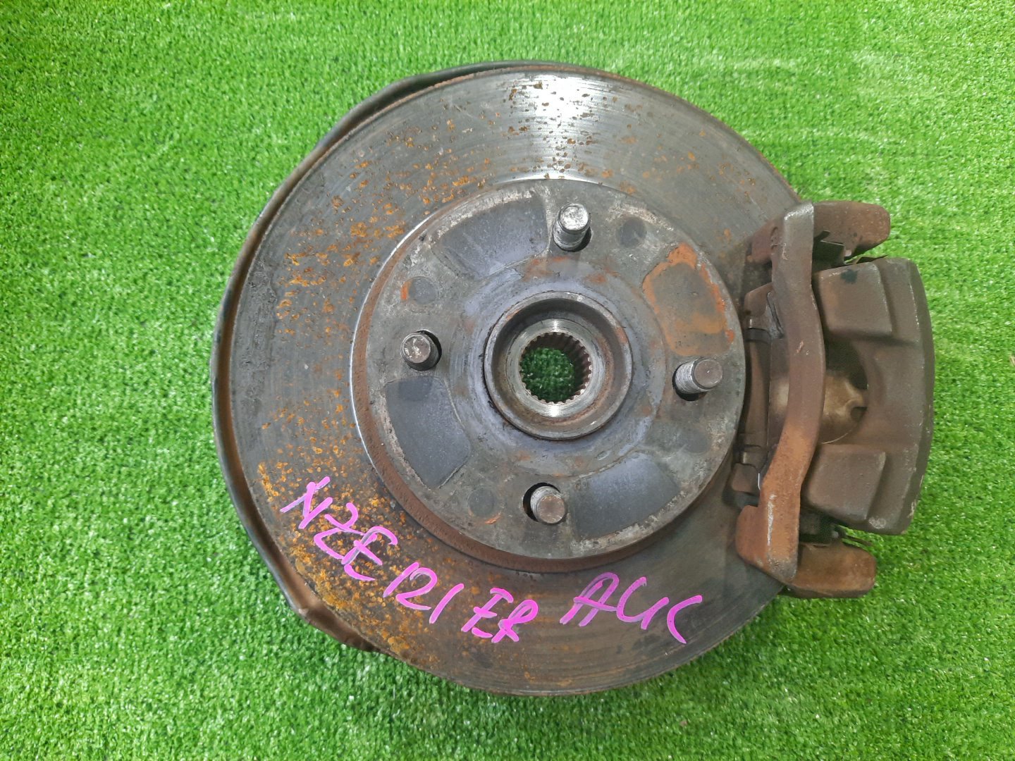 Ступица правая передняя TOYOTA COROLLA, COROLLA FIELDER, ALLEX, COROLLA RUNX NZE121, NZE121G 1NZ-FE 1 ракурс Ступица правая передняя TOYOTA COROLLA, COROLLA FIELDER, ALLEX, COROLLA RUNX NZE121, NZE121G 1NZ-FE 1 ракурс