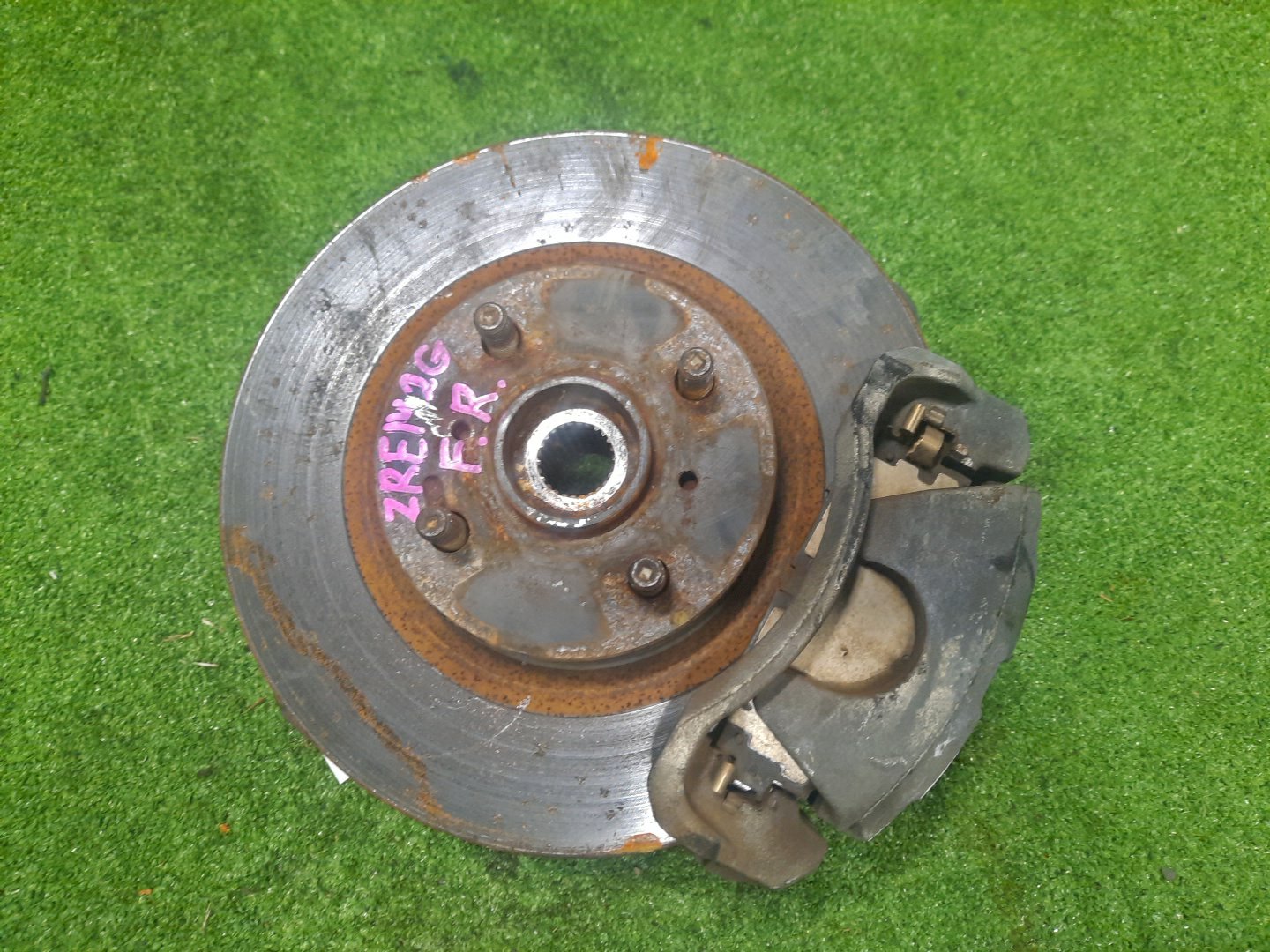 Ступица правая передняя TOYOTA AXIO, COROLLA FIELDER, COROLLA  AXIO, FIELDER NZE141, ZRE142, ZRE142G, NZE141G 1NZ-FE, 2ZR-FAE, 2ZR-FE 1 ракурс