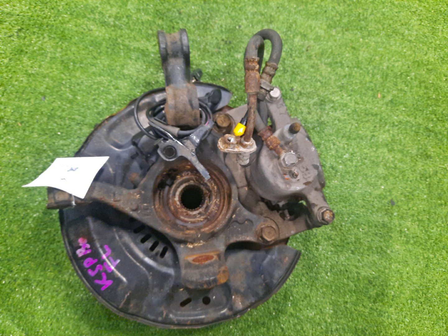 Ступица левая передняя TOYOTA VITZ , KSP130, NSP130, NHP130, NCP131 1NR-FE, 1KR-FE, 1NZ-FXE, 1NZ-FE 2 ракурс