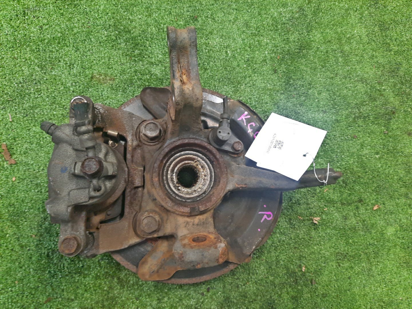 Ступица правая передняя TOYOTA PASSO, BOON KGC15, KGC10, QNC10, M301S, M310S, M300S 1KR-FE, K3-VE 2 ракурс