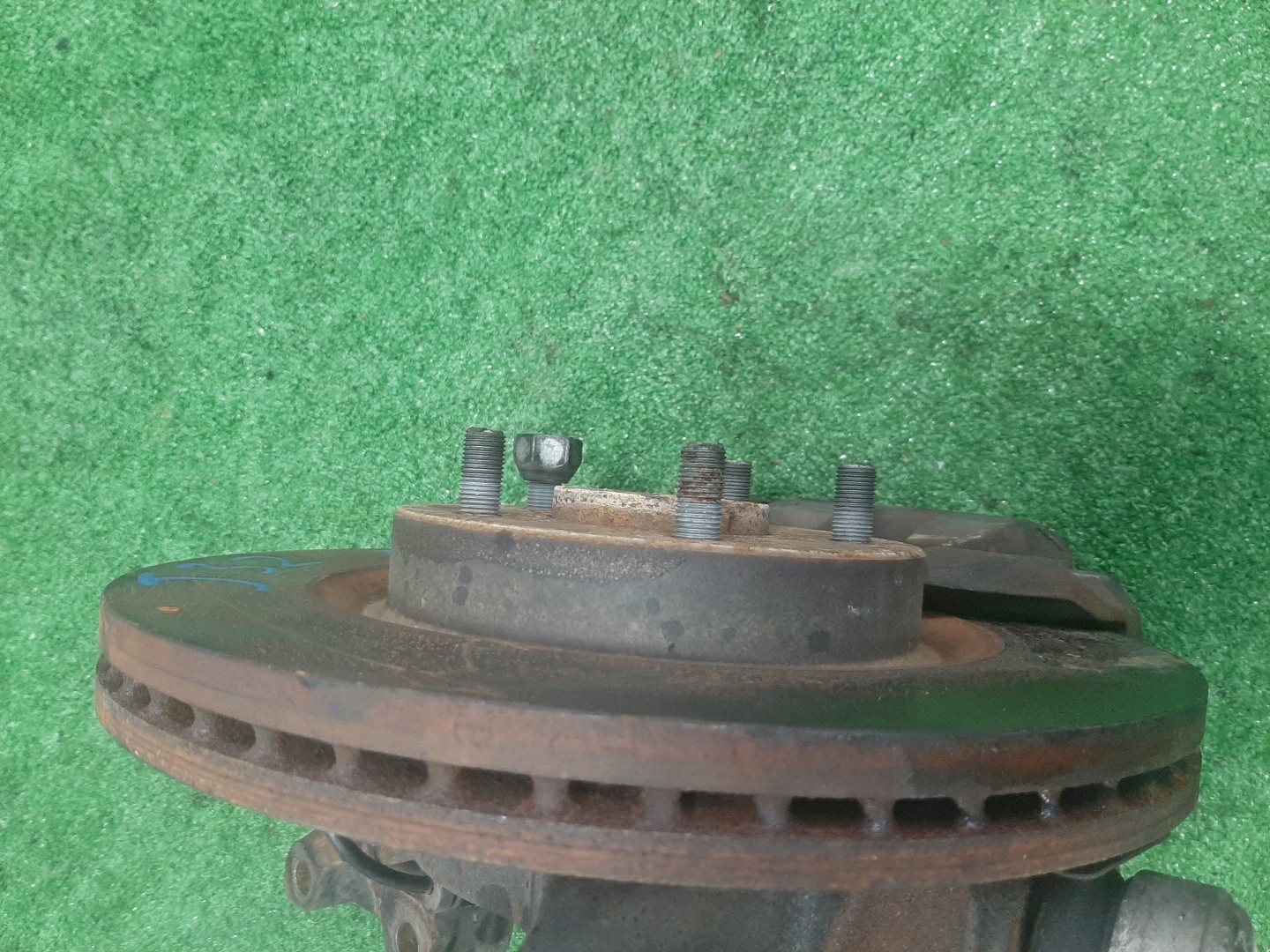Ступица правая передняя NISSAN TEANA TNJ32, PJ32, J32 QR25DE, VQ35DE, VQ25DE 2 ракурс