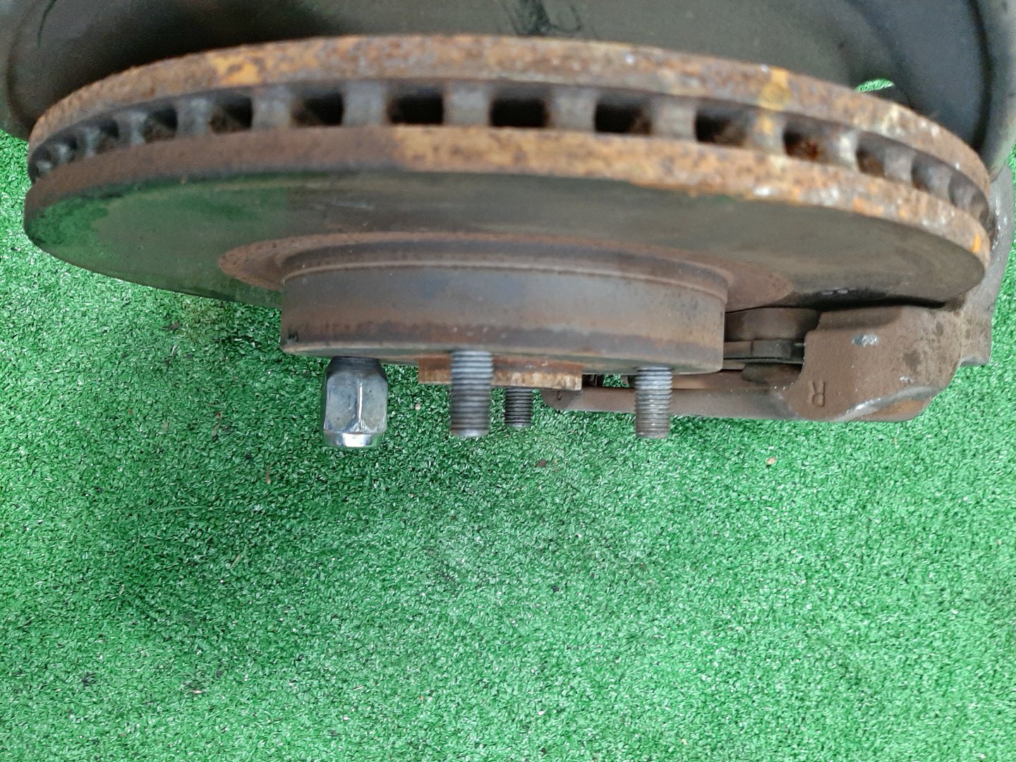 Ступица правая передняя TOYOTA AXIO, COROLLA FIELDER, COROLLA  AXIO, FIELDER NZE141, ZRE142, ZRE142G, NZE141G 1NZ-FE, 2ZR-FAE, 2ZR-FE 2 ракурс