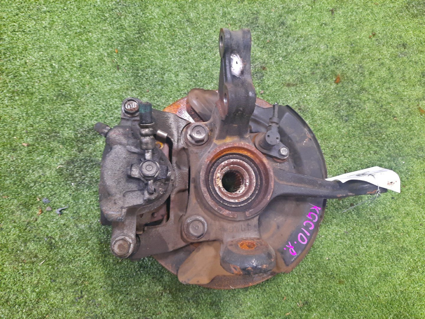 Ступица правая передняя TOYOTA PASSO, BOON KGC15, KGC10, QNC10, M301S, M310S, M300S 1KR-FE, K3-VE 2 ракурс