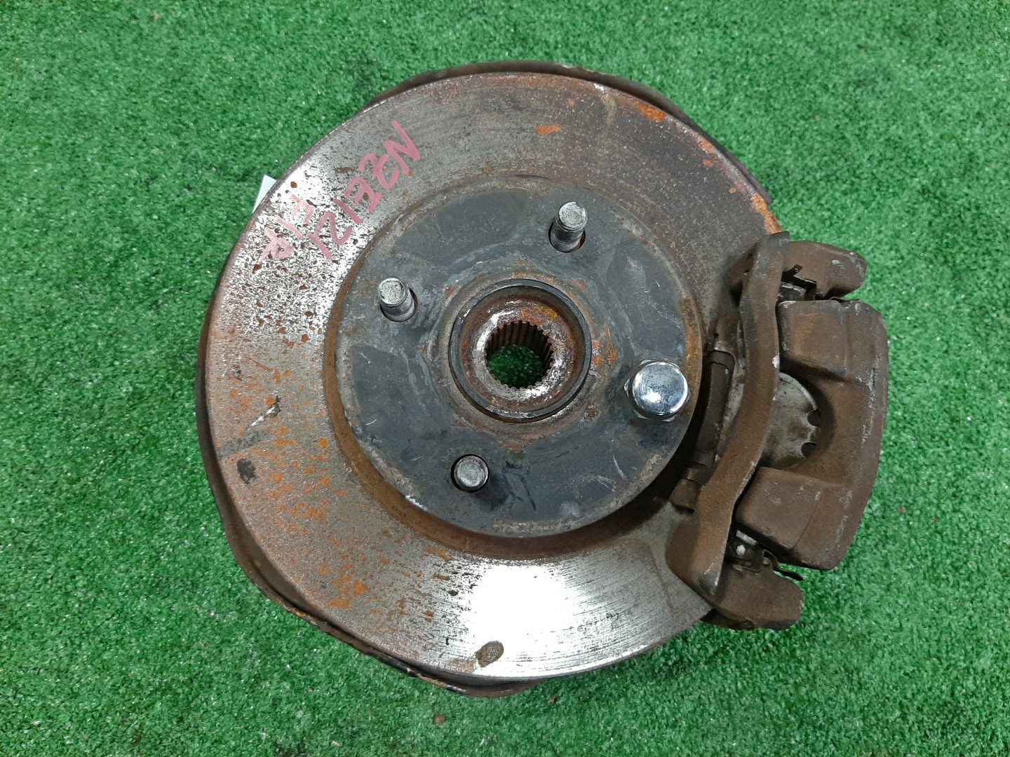 Ступица правая передняя TOYOTA COROLLA, COROLLA FIELDER, ALLEX, COROLLA RUNX NZE121, NZE121G 1NZ-FE 1 ракурс