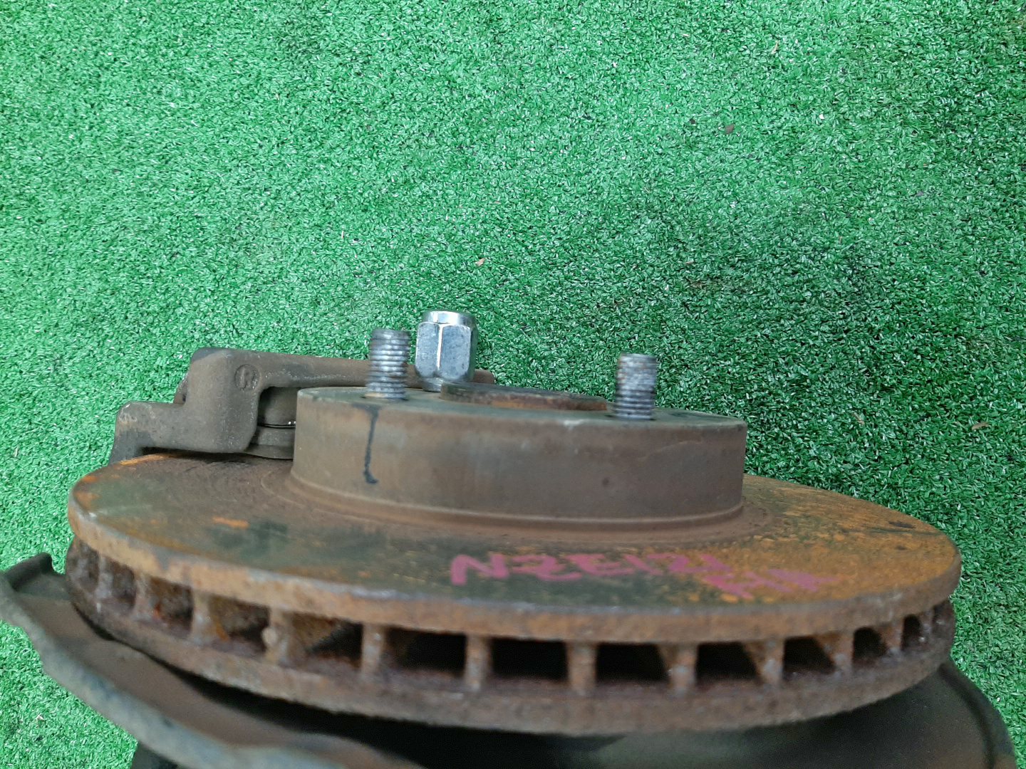 Ступица правая передняя TOYOTA COROLLA, COROLLA FIELDER, ALLEX, COROLLA RUNX NZE121, NZE121G 1NZ-FE 2 ракурс