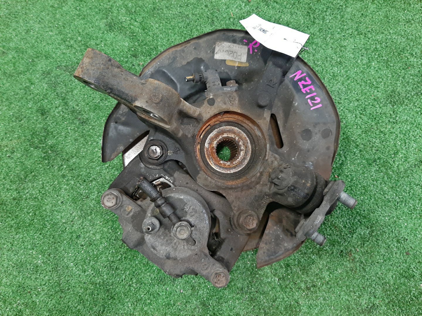 Ступица правая передняя TOYOTA COROLLA, COROLLA FIELDER, ALLEX, COROLLA RUNX NZE121, NZE121G 1NZ-FE 3 ракурс