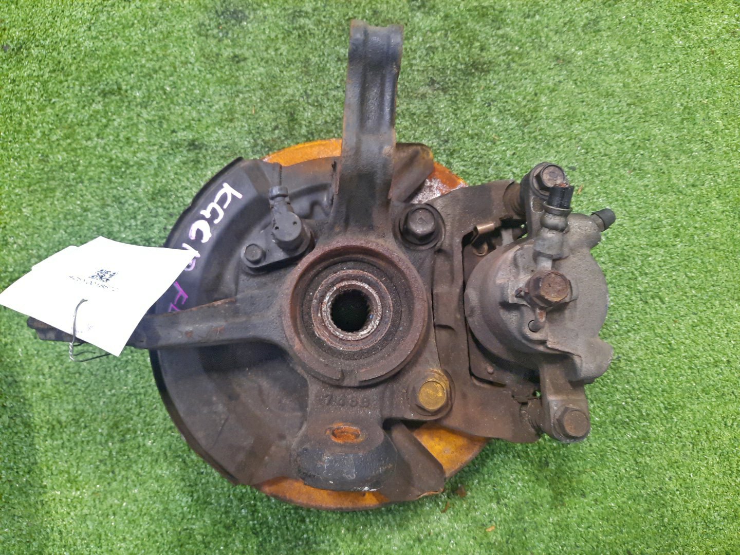 Ступица левая передняя TOYOTA PASSO, BOON KGC15, KGC10, QNC10, M301S, M310S, M300S 1KR-FE, K3-VE 2 ракурс