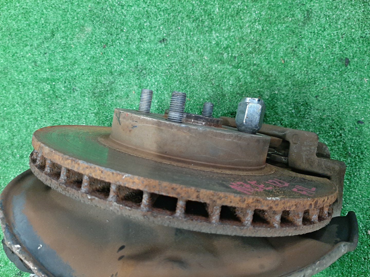 Ступица левая передняя TOYOTA COROLLA, COROLLA FIELDER, ALLEX, COROLLA RUNX NZE121 1NZ-FE 2 ракурс