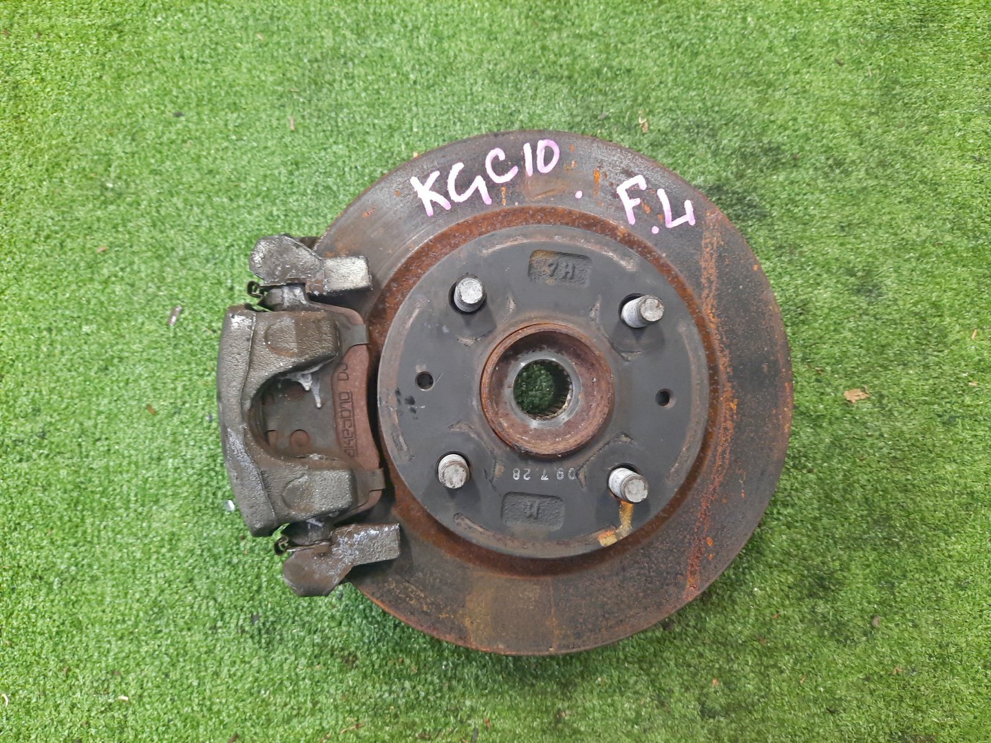 Ступица левая передняя  TOYOTA PASSO, BOON KGC15, KGC10, QNC10, M301S, M310S, M300S 1KR-FE, K3-VE 1 ракурс