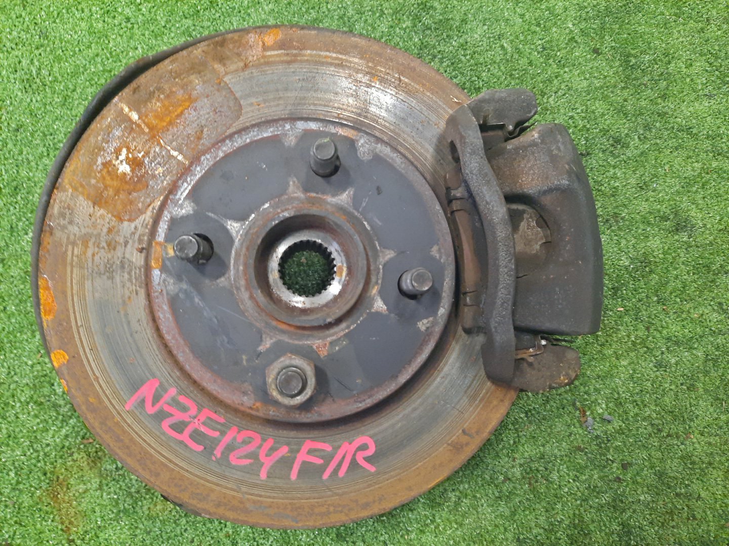 Ступица правая передняя TOYOTA COROLLA, COROLLA FIELDER, ALLEX, COROLLA RUNX NZE121, NZE121G 1NZ-FE 1 ракурс