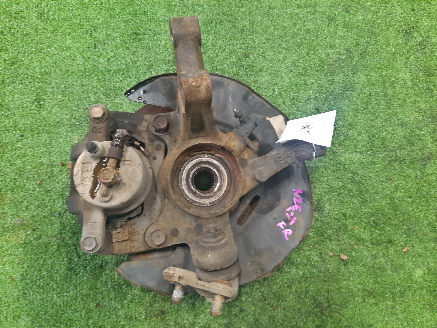 Ступица правая передняя TOYOTA COROLLA, COROLLA FIELDER, ALLEX, COROLLA RUNX NZE121, NZE121G 1NZ-FE 2 ракурс