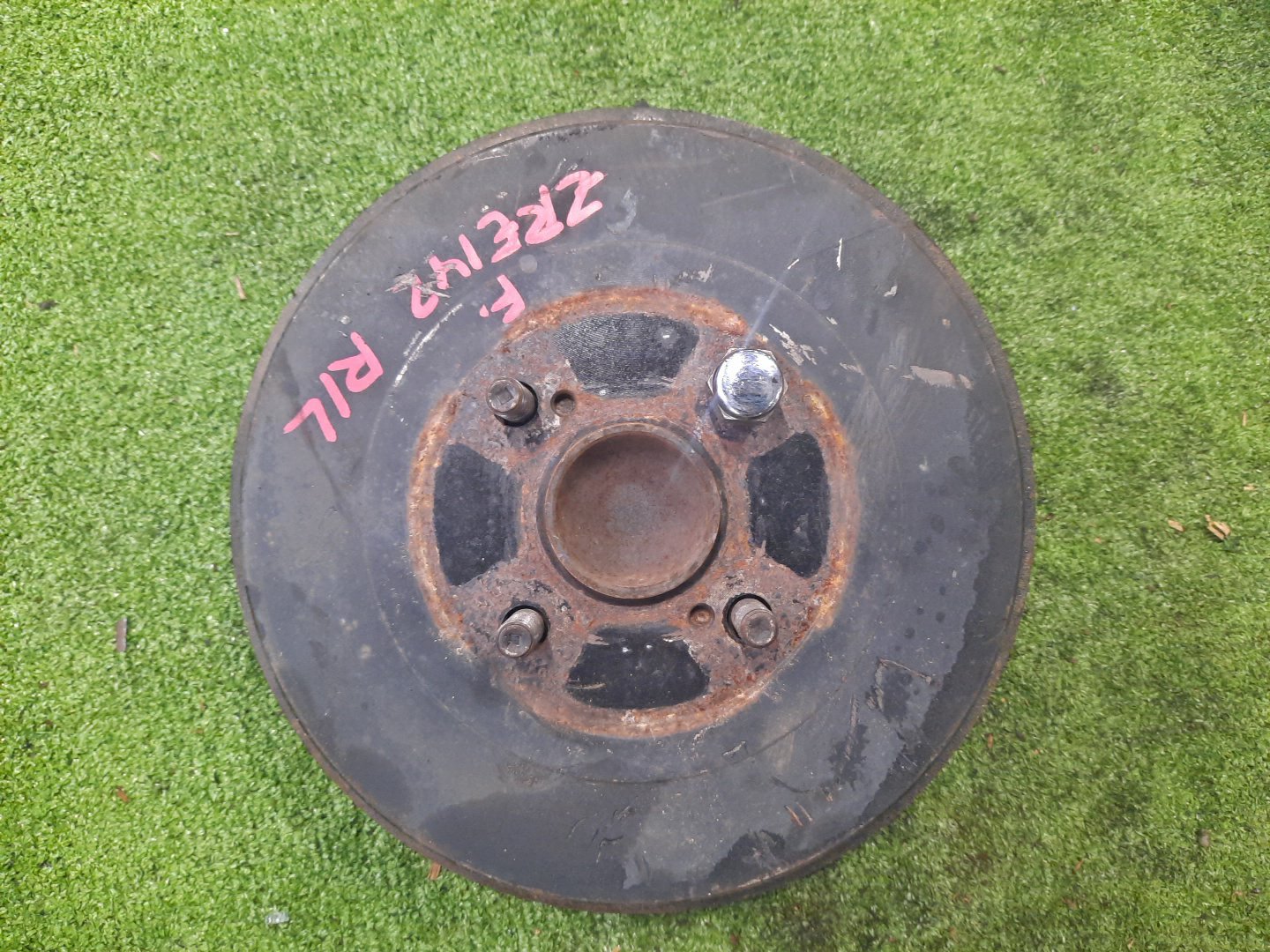 Ступица левая задняя TOYOTA AXIO, COROLLA FIELDER, COROLLA  AXIO, FIELDER NZE141, ZRE142, ZRE142G, NZE141G 1NZ-FE, 2ZR-FAE, 2ZR-FE 1 ракурс