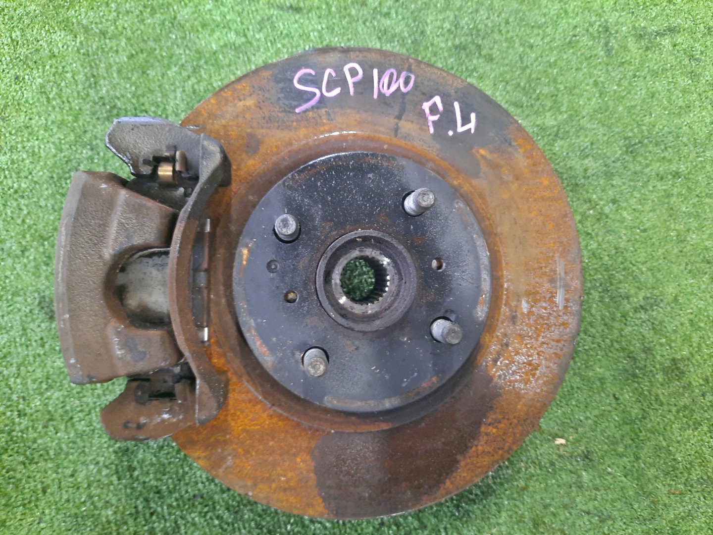 Ступица левая передняя TOYOTA VITZ, RACTIS NCP91, NCP100, SCP100 1NZ-FE, 2SZ-FE 1 ракурс