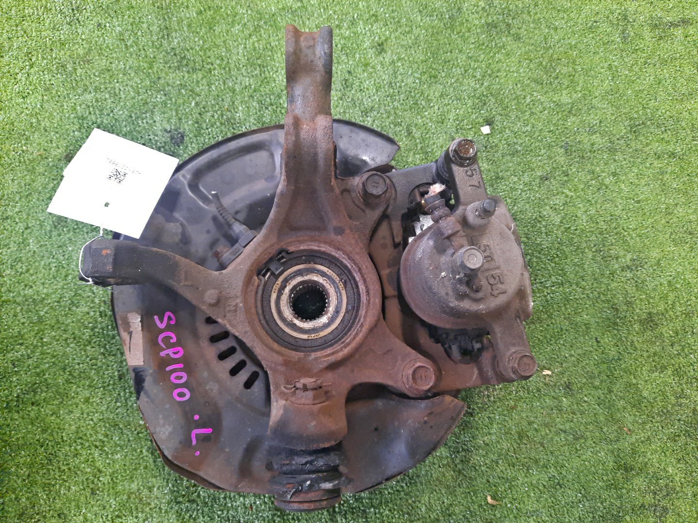 Ступица левая передняя TOYOTA VITZ, RACTIS NCP91, NCP100, SCP100 1NZ-FE, 2SZ-FE 2 ракурс