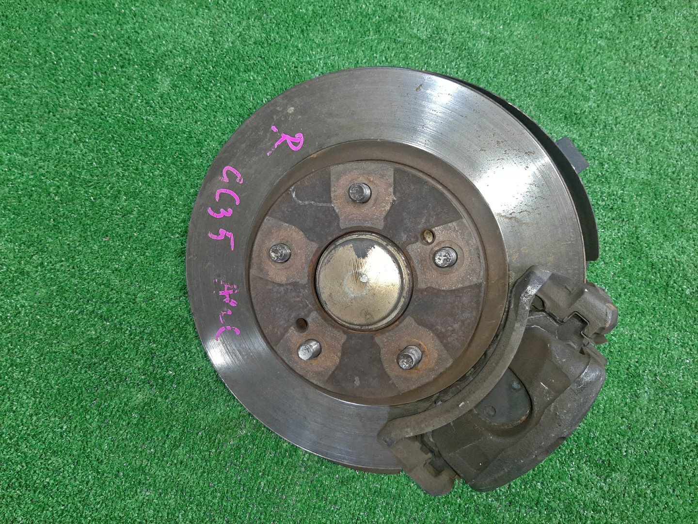 Ступица правая передняя NISSAN LAUREL, STAGEA HC35, GC35, SC35, WHC34, WGC34 RB20DE, RB25DE, RD28 1 ракурс