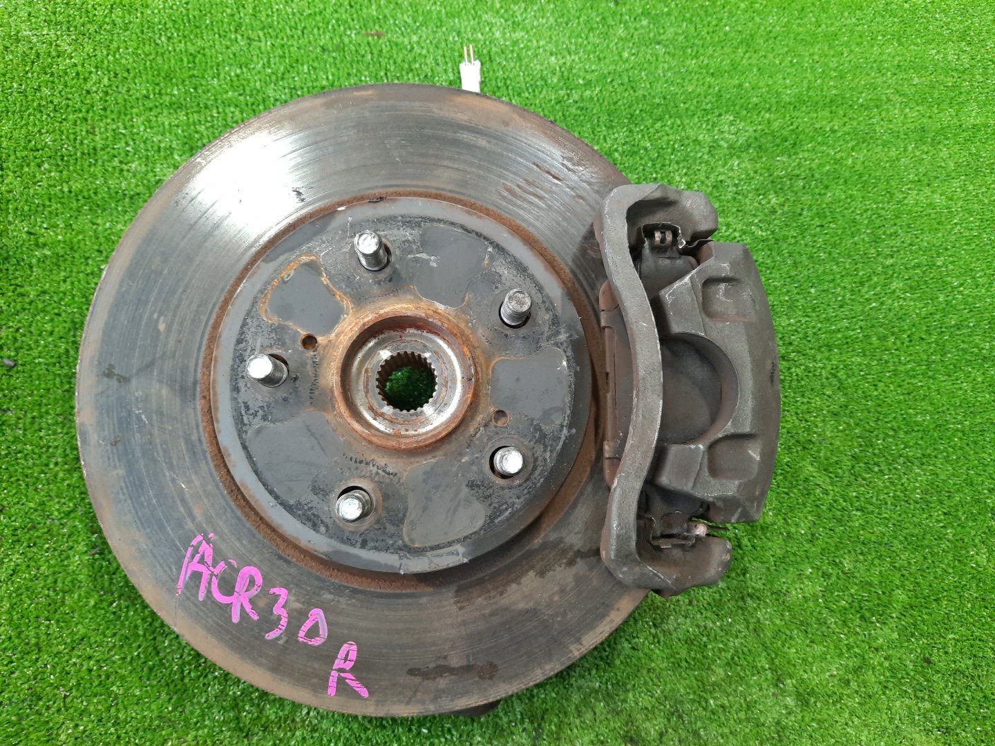 Ступица правая передняя TOYOTA ESTIMA ACR30W 2AZ-FE 1 ракурс
