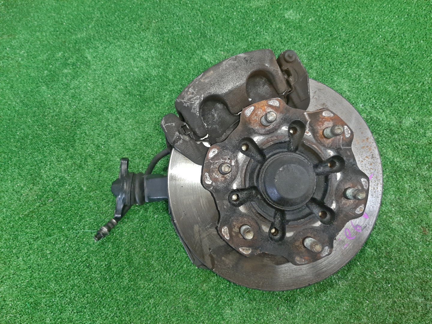 Ступица левая передняя MAZDA BONGO BRAWNY SKE6V, SK56V, SK26T, SK56T, SK54T FE, WL, R2 1 ракурс