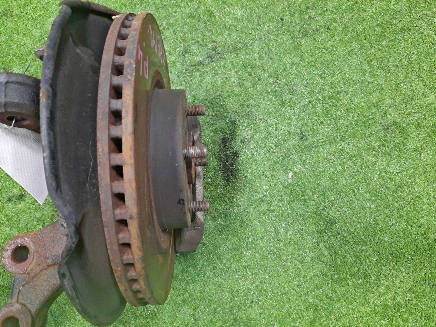 Ступица левая передняя TOYOTA AXIO, COROLLA FIELDER, COROLLA  AXIO, FIELDER NZE141, ZRE142, ZRE142G, NZE141G 1NZ-FE, 2ZR-FAE, 2ZR-FE 3 ракурс