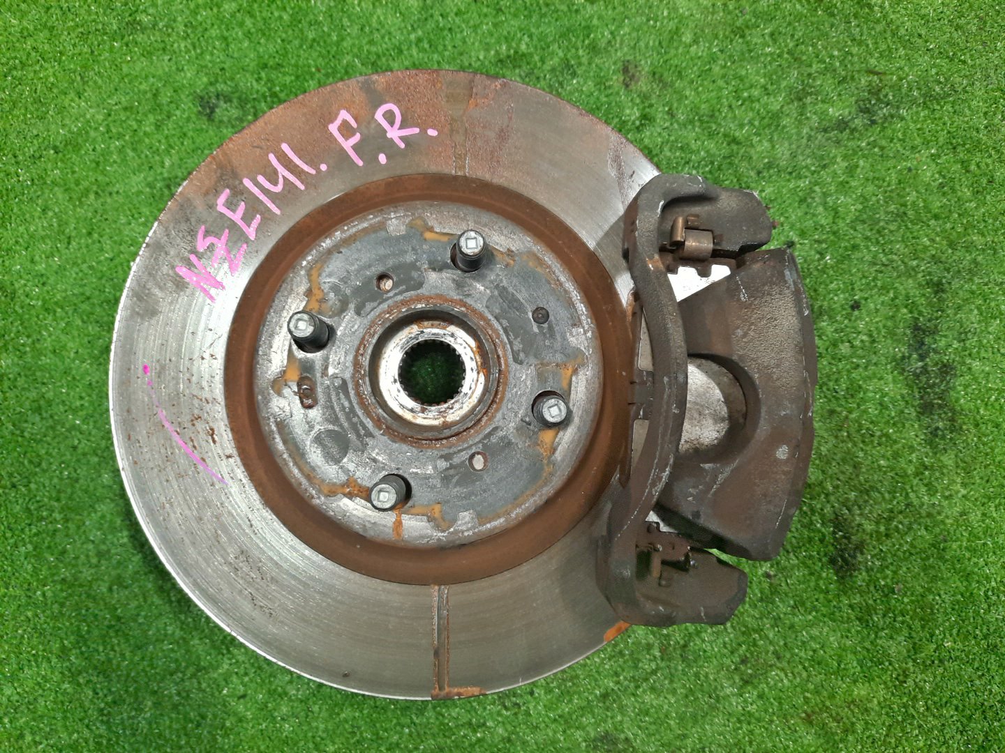 Ступица правая передняя TOYOTA AXIO, COROLLA FIELDER, COROLLA AXIO, FIELDER NZE141, ZRE142, ZRE142G, NZE141G 1NZ-FE, 2ZR-FAE, 2ZR-FE 1 ракурс Ступица правая передняя TOYOTA AXIO, COROLLA FIELDER, COROLLA AXIO, FIELDER NZE141, ZRE142, ZRE142G, NZE141G 1NZ-FE, 2ZR-FAE, 2ZR-FE 1 ракурс