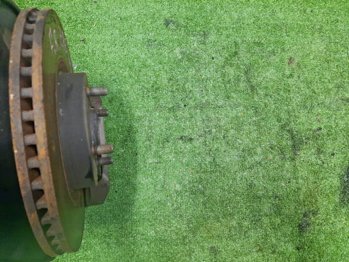 Ступица правая передняя TOYOTA AXIO, COROLLA FIELDER, COROLLA  AXIO, FIELDER NZE141, ZRE142, ZRE142G, NZE141G 1NZ-FE, 2ZR-FAE, 2ZR-FE 3 ракурс