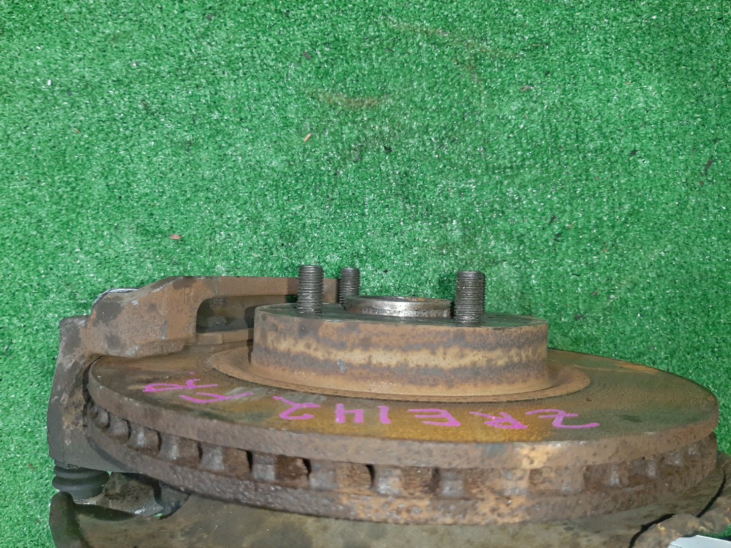 Ступица правая передняя TOYOTA AXIO, COROLLA FIELDER, COROLLA AXIO, FIELDER NZE141, ZRE142, ZRE142G, NZE141G 1NZ-FE, 2ZR-FAE, 2ZR-FE 2 ракурс Ступица правая передняя TOYOTA AXIO, COROLLA FIELDER, COROLLA AXIO, FIELDER NZE141, ZRE142, ZRE142G, NZE141G 1NZ-FE, 2ZR-FAE, 2ZR-FE 2 ракурс
