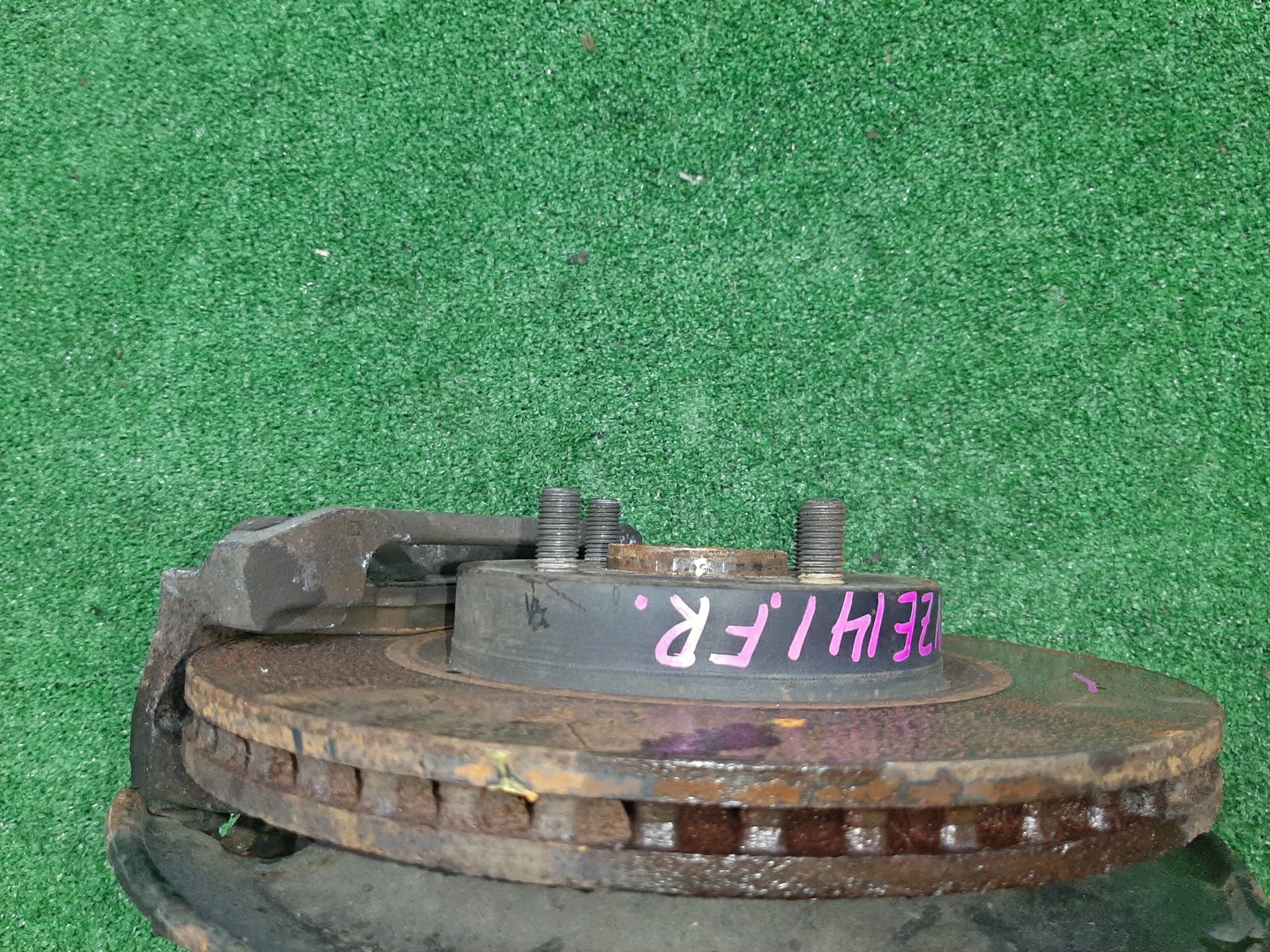 Ступица правая передняя TOYOTA AXIO, COROLLA FIELDER, COROLLA AXIO, FIELDER NZE141, ZRE142, ZRE142G, NZE141G 1NZ-FE, 2ZR-FAE, 2ZR-FE 2 ракурс Ступица правая передняя TOYOTA AXIO, COROLLA FIELDER, COROLLA AXIO, FIELDER NZE141, ZRE142, ZRE142G, NZE141G 1NZ-FE, 2ZR-FAE, 2ZR-FE 2 ракурс