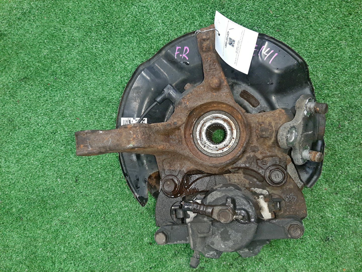 Ступица правая передняя TOYOTA AXIO, COROLLA FIELDER, COROLLA  AXIO, FIELDER NZE141, ZRE142, ZRE142G, NZE141G 1NZ-FE, 2ZR-FAE, 2ZR-FE 3 ракурс