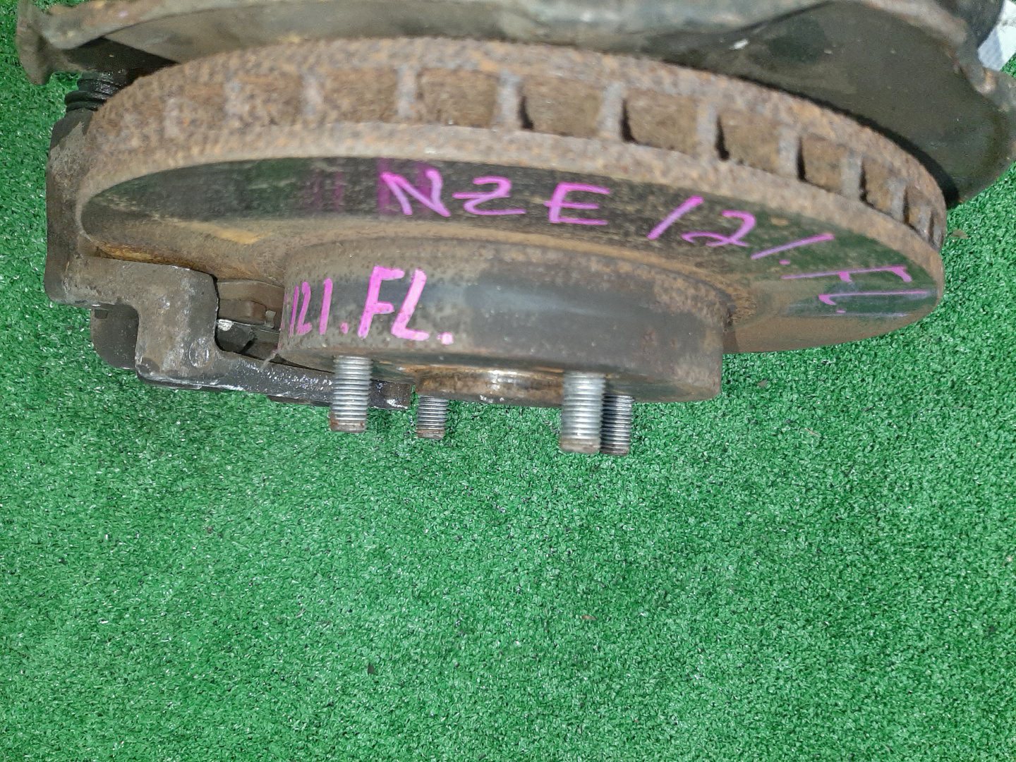 Ступица левая передняя TOYOTA COROLLA, COROLLA FIELDER, ALLEX, COROLLA RUNX NZE121 1NZ-FE 2 ракурс
