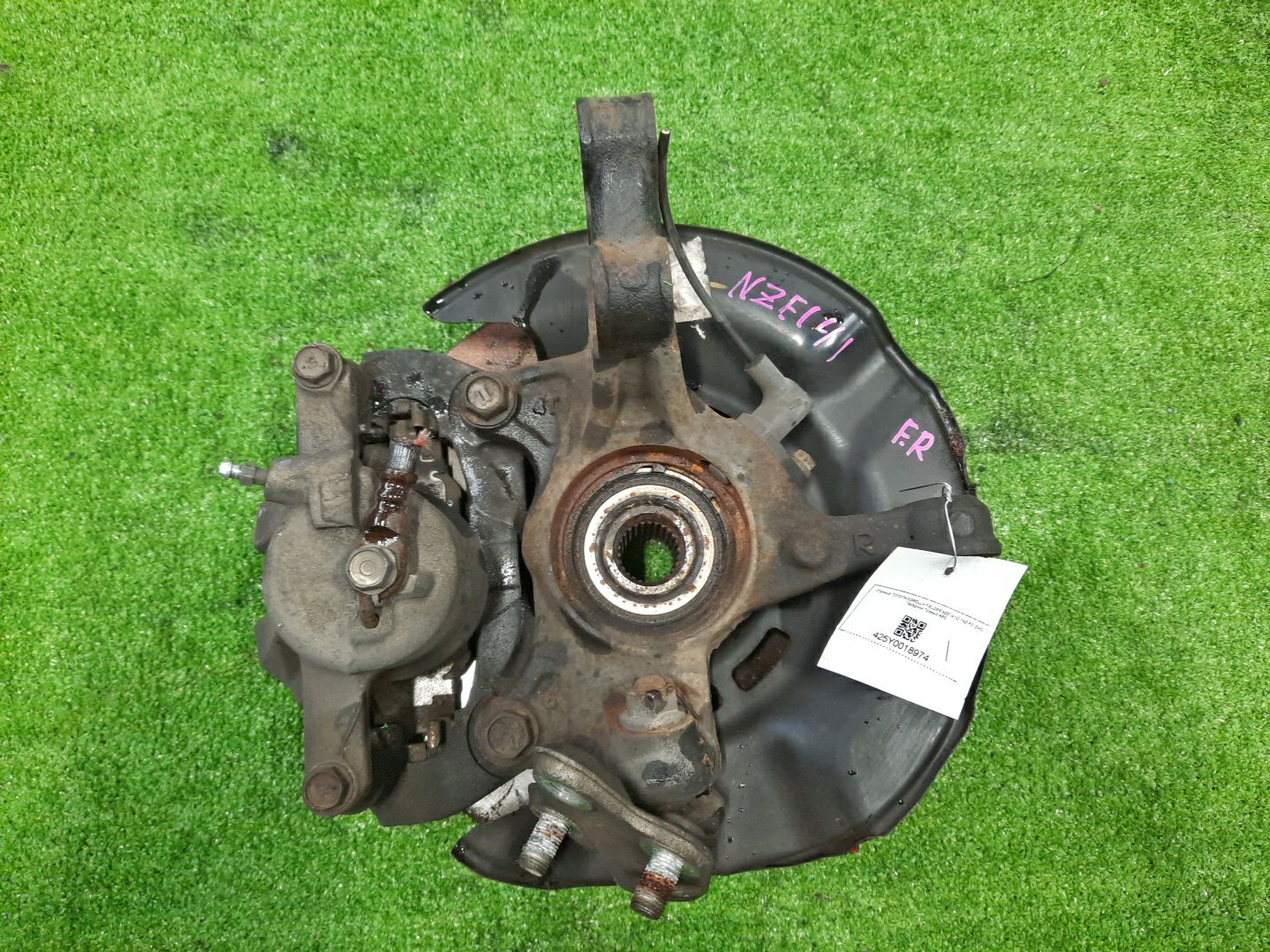 Ступица правая передняя TOYOTA AXIO, COROLLA FIELDER, COROLLA AXIO, FIELDER NZE141, ZRE142, ZRE142G, NZE141G 1NZ-FE, 2ZR-FAE, 2ZR-FE 2 ракурс Ступица правая передняя TOYOTA AXIO, COROLLA FIELDER, COROLLA AXIO, FIELDER NZE141, ZRE142, ZRE142G, NZE141G 1NZ-FE, 2ZR-FAE, 2ZR-FE 2 ракурс