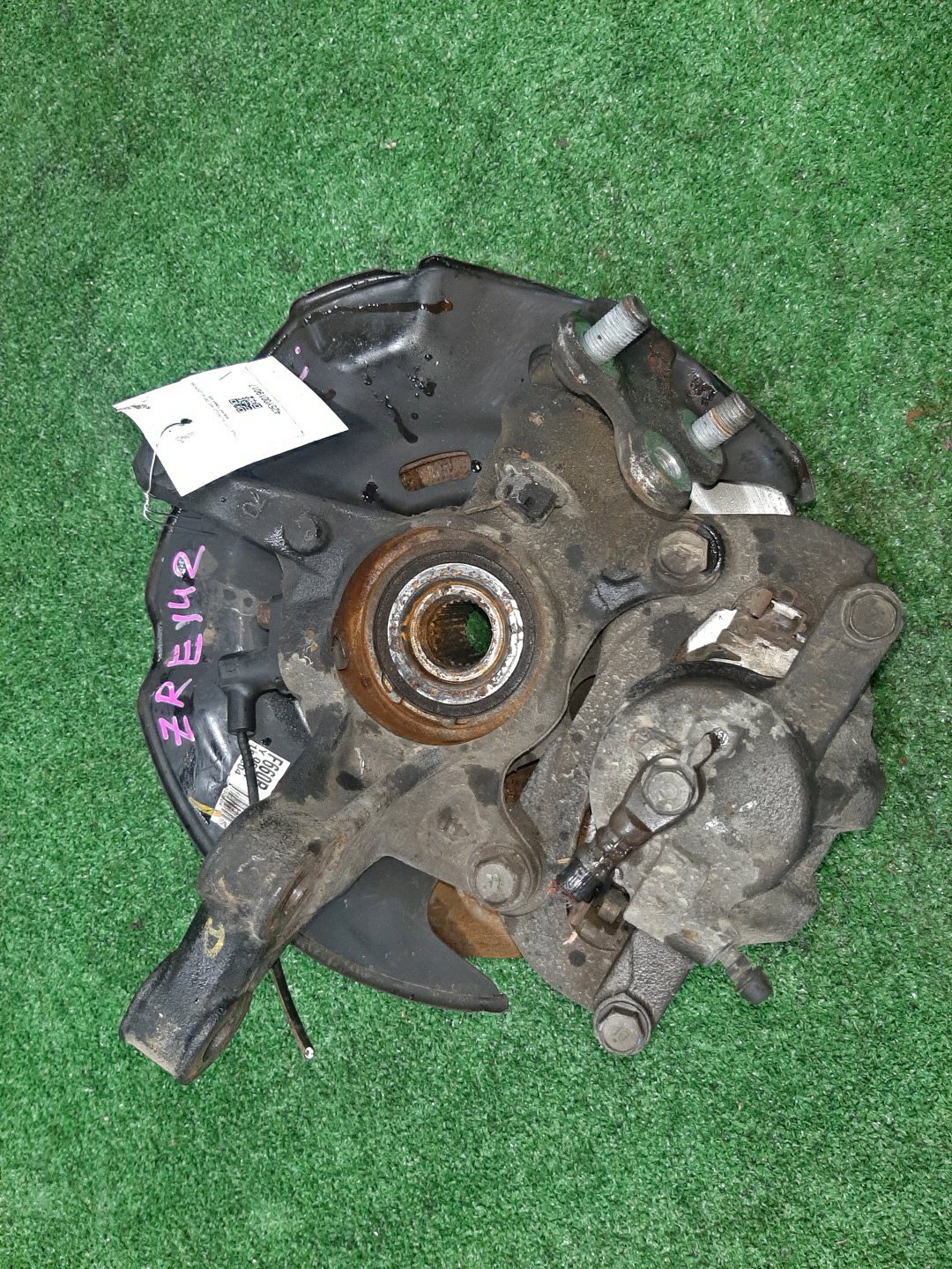 Ступица правая передняя TOYOTA AXIO, COROLLA FIELDER, COROLLA  AXIO, FIELDER NZE141, ZRE142, ZRE142G, NZE141G 1NZ-FE, 2ZR-FAE, 2ZR-FE 3 ракурс
