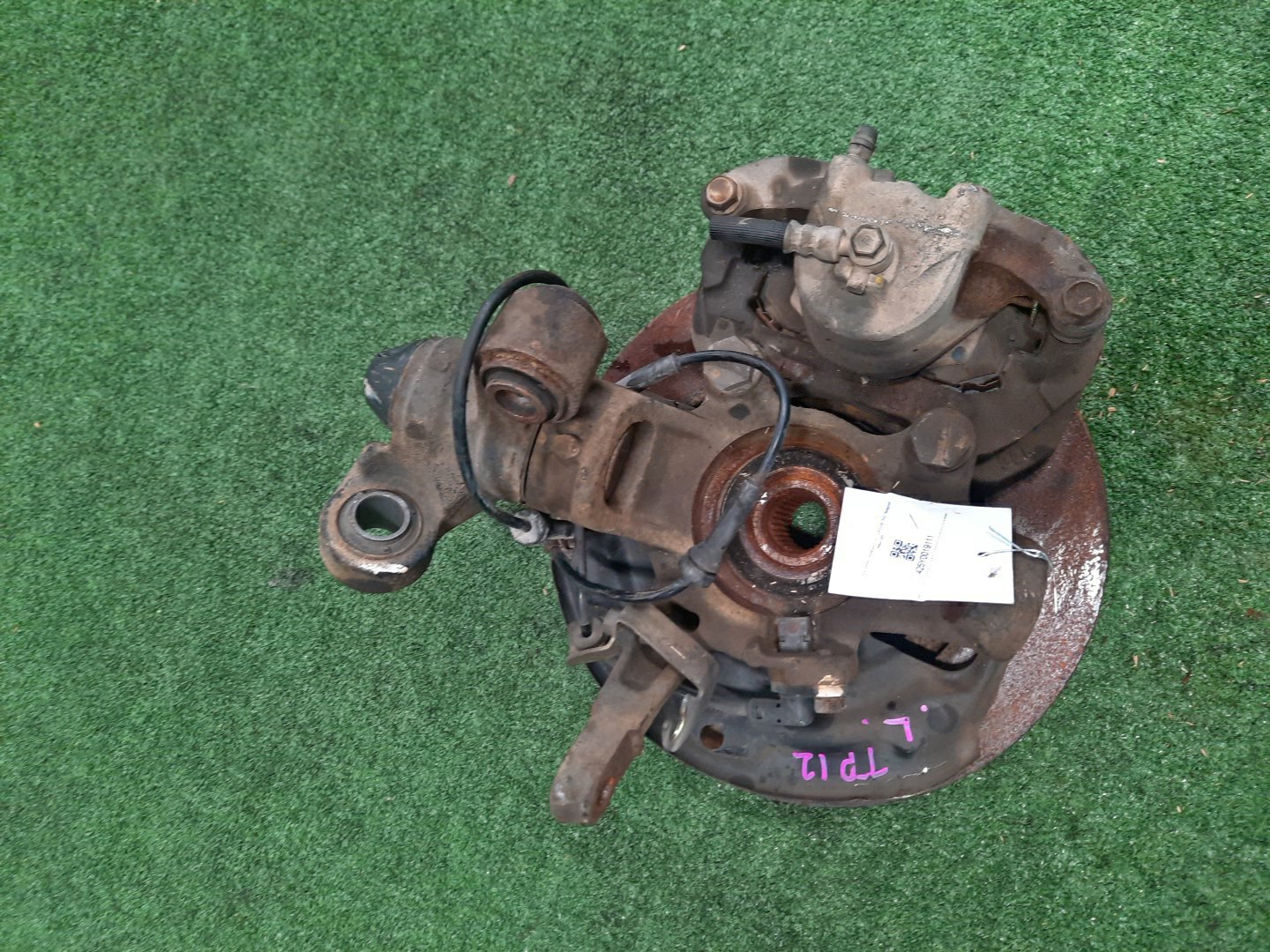 Ступица левая передняя NISSAN PRIMERA P12, QP12, TP12, HP12, RP12, WTP12, WHP12, WRP12 QG18DE, QR20DE, SR20VE, QR25DD 3 ракурс