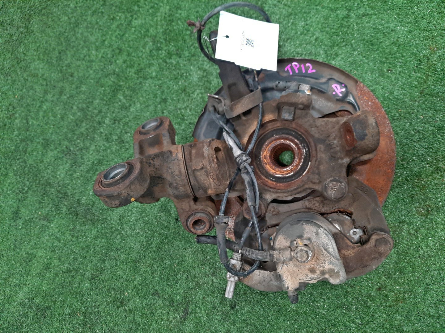 Ступица правая передняя NISSAN PRIMERA P12, QP12, TP12, HP12, RP12, WTP12, WHP12, WRP12 QG18DE, QR20DE, SR20VE, QR25DD 3 ракурс