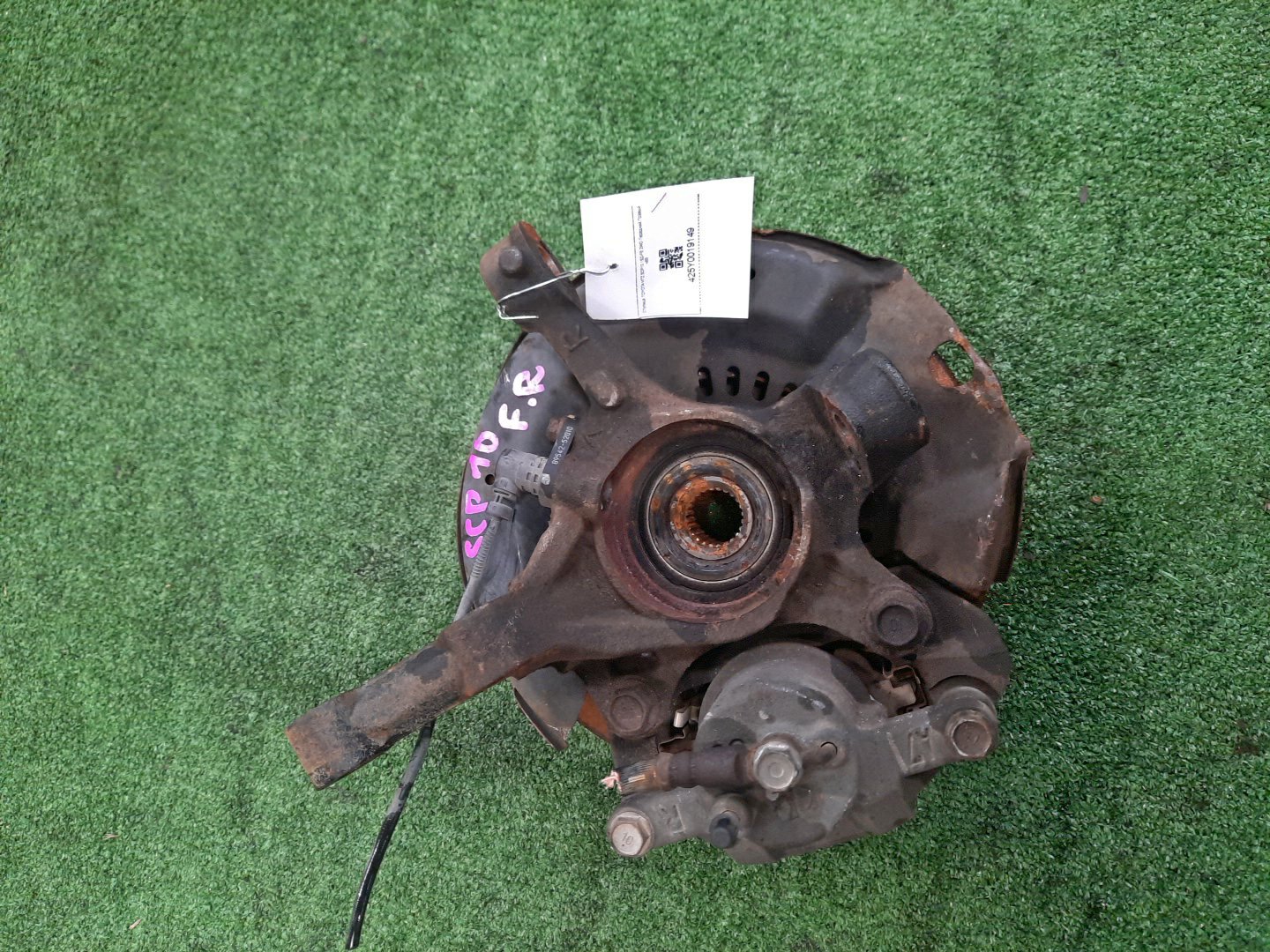 Ступица правая передняя TOYOTA PLATZ, VITZ SCP11, SCP10, SCP13 1SZ-FE, 2SZ-FE 3 ракурс
