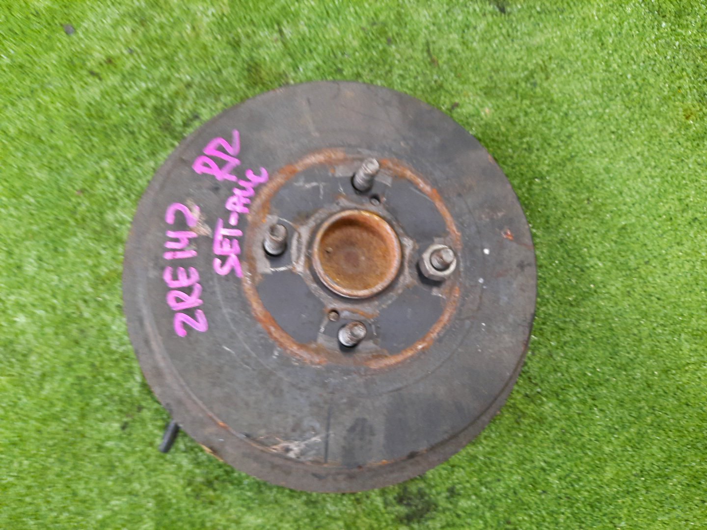 Ступица правая задняя TOYOTA AXIO, COROLLA FIELDER, COROLLA AXIO, FIELDER NZE141, ZRE142, ZRE142G, NZE141G 1NZ-FE, 2ZR-FAE, 2ZR-FE 1 ракурс Ступица правая задняя TOYOTA AXIO, COROLLA FIELDER, COROLLA AXIO, FIELDER NZE141, ZRE142, ZRE142G, NZE141G 1NZ-FE, 2ZR-FAE, 2ZR-FE 1 ракурс