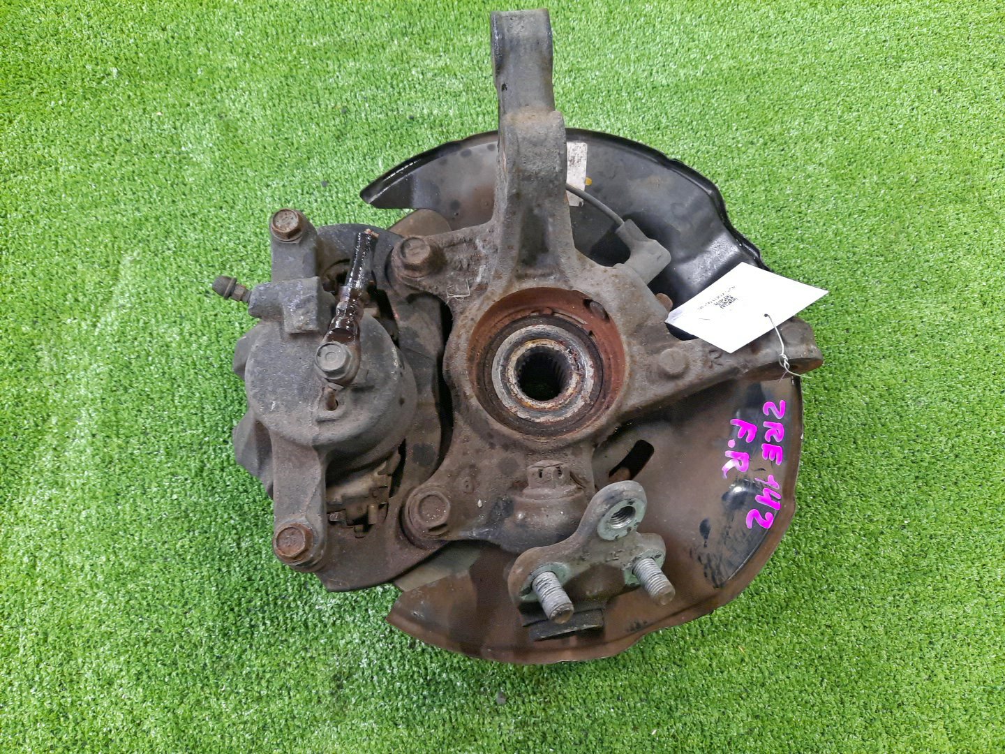 Ступица правая передняя TOYOTA AXIO, COROLLA FIELDER, COROLLA AXIO, FIELDER NZE141, ZRE142, ZRE142G, NZE141G 1NZ-FE, 2ZR-FAE, 2ZR-FE 2 ракурс Ступица правая передняя TOYOTA AXIO, COROLLA FIELDER, COROLLA AXIO, FIELDER NZE141, ZRE142, ZRE142G, NZE141G 1NZ-FE, 2ZR-FAE, 2ZR-FE 2 ракурс