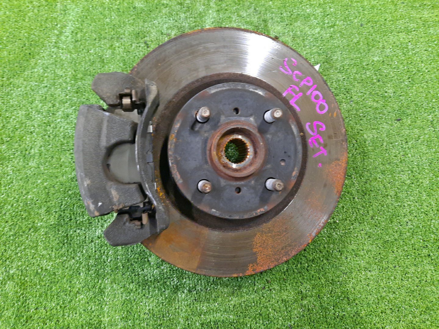 Ступица левая передняя TOYOTA VITZ, RACTIS NCP91, NCP100, SCP100 1NZ-FE, 2SZ-FE 1 ракурс
