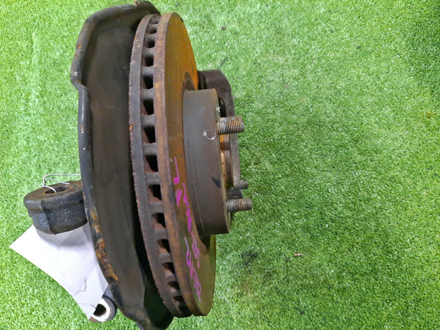 Ступица левая передняя TOYOTA AXIO, COROLLA FIELDER, COROLLA  AXIO, FIELDER NZE141, ZRE142, ZRE142G, NZE141G 1NZ-FE, 2ZR-FAE, 2ZR-FE 3 ракурс