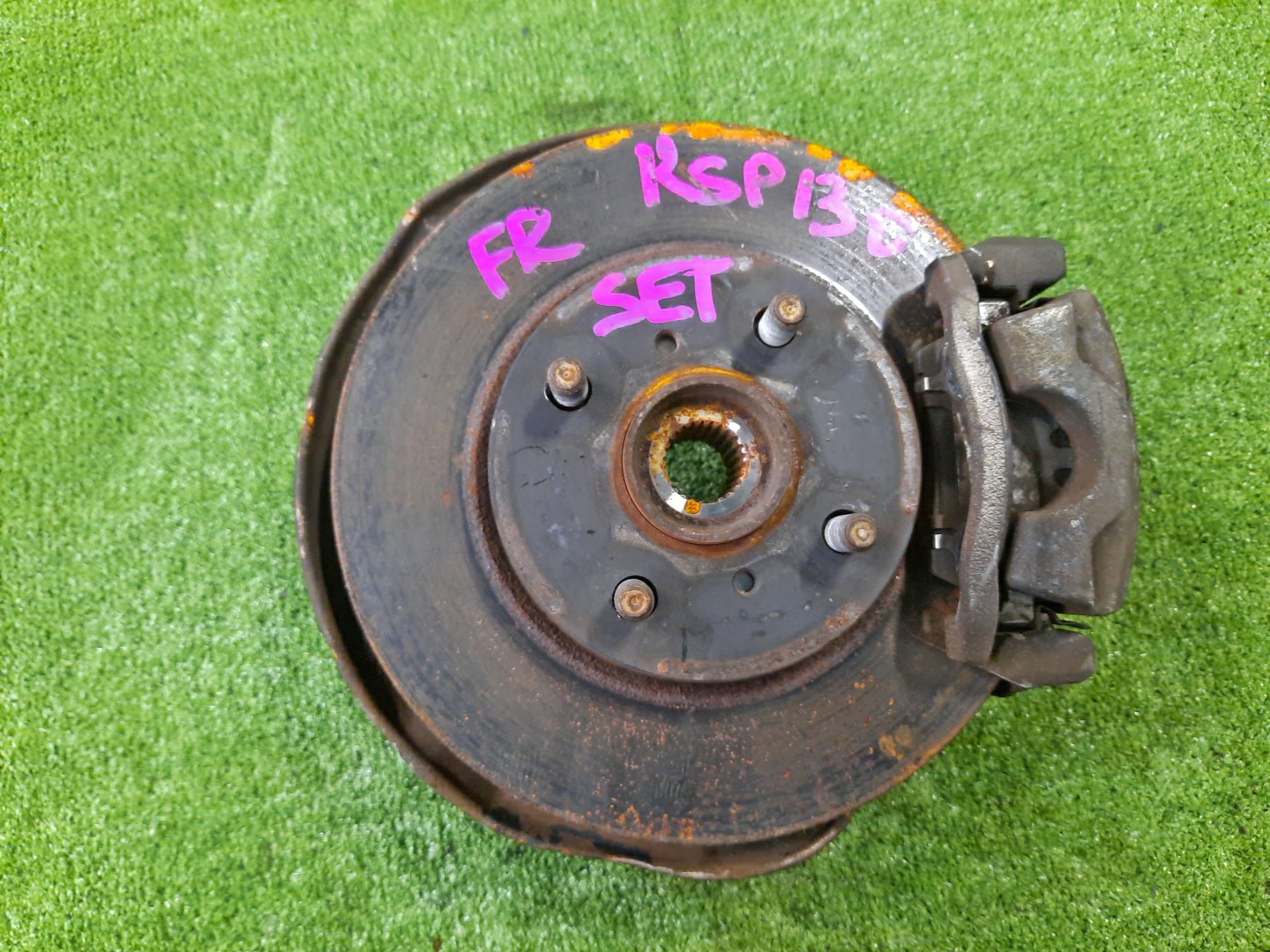 Ступица правая передняя TOYOTA VITZ , KSP130, NSP130, NHP130, NCP131 1NR-FE, 1KR-FE, 1NZ-FXE, 1NZ-FE 1 ракурс Ступица правая передняя TOYOTA VITZ , KSP130, NSP130, NHP130, NCP131 1NR-FE, 1KR-FE, 1NZ-FXE, 1NZ-FE 1 ракурс