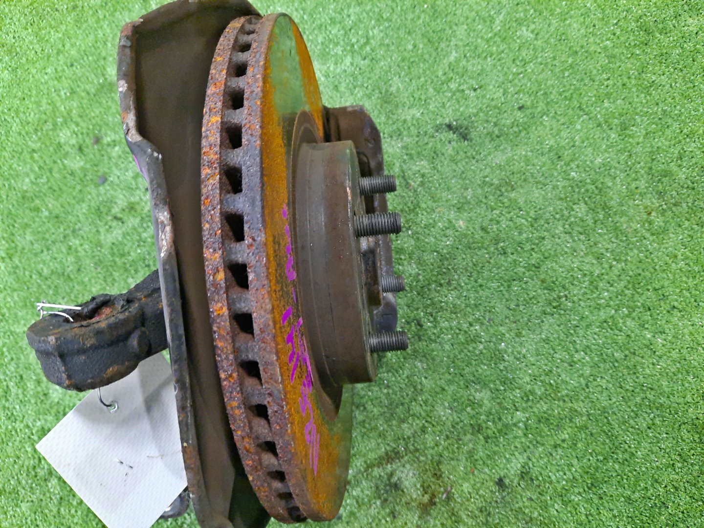 Ступица левая передняя TOYOTA AXIO, COROLLA FIELDER, COROLLA  AXIO, FIELDER NZE141, ZRE142, ZRE142G, NZE141G 1NZ-FE, 2ZR-FAE, 2ZR-FE 3 ракурс