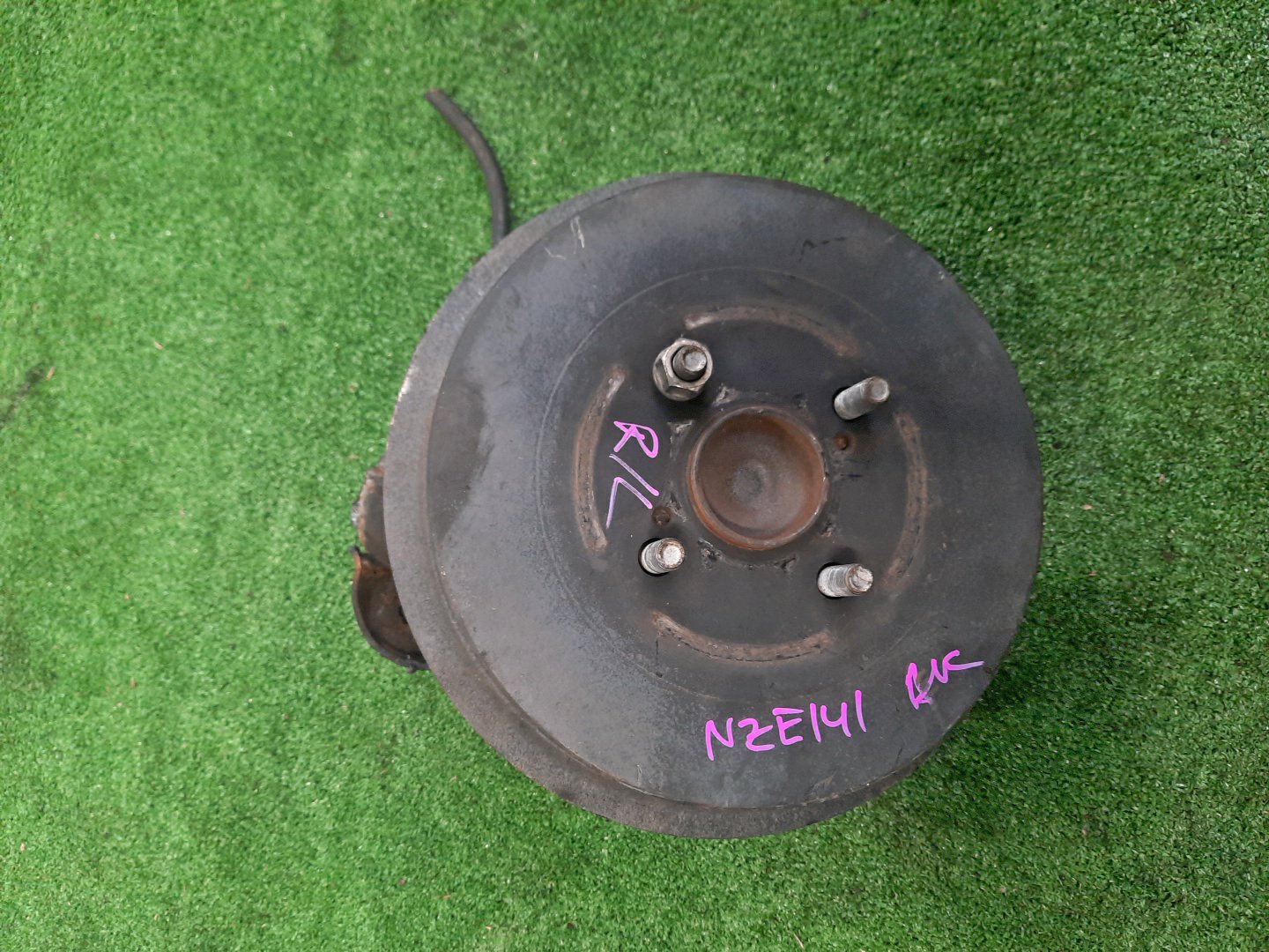 Ступица левая задняя TOYOTA AXIO, COROLLA FIELDER, COROLLA  AXIO, FIELDER NZE141, ZRE142, ZRE142G, NZE141G 1NZ-FE, 2ZR-FAE, 2ZR-FE 1 ракурс