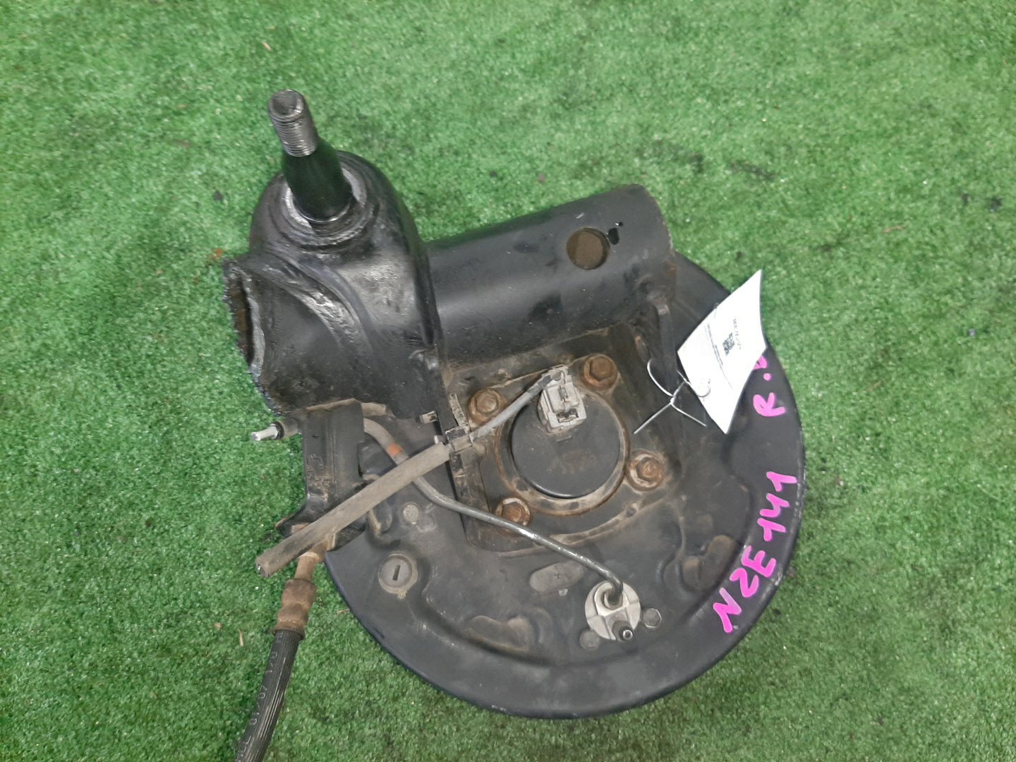 Ступица левая задняя TOYOTA AXIO, COROLLA FIELDER, COROLLA  AXIO, FIELDER NZE141, ZRE142, ZRE142G, NZE141G 1NZ-FE, 2ZR-FAE, 2ZR-FE 2 ракурс