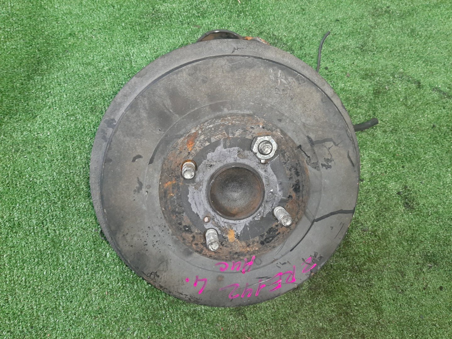 Ступица левая задняя TOYOTA AXIO, COROLLA FIELDER, COROLLA  AXIO, FIELDER NZE141, ZRE142, ZRE142G, NZE141G 1NZ-FE, 2ZR-FAE, 2ZR-FE 1 ракурс