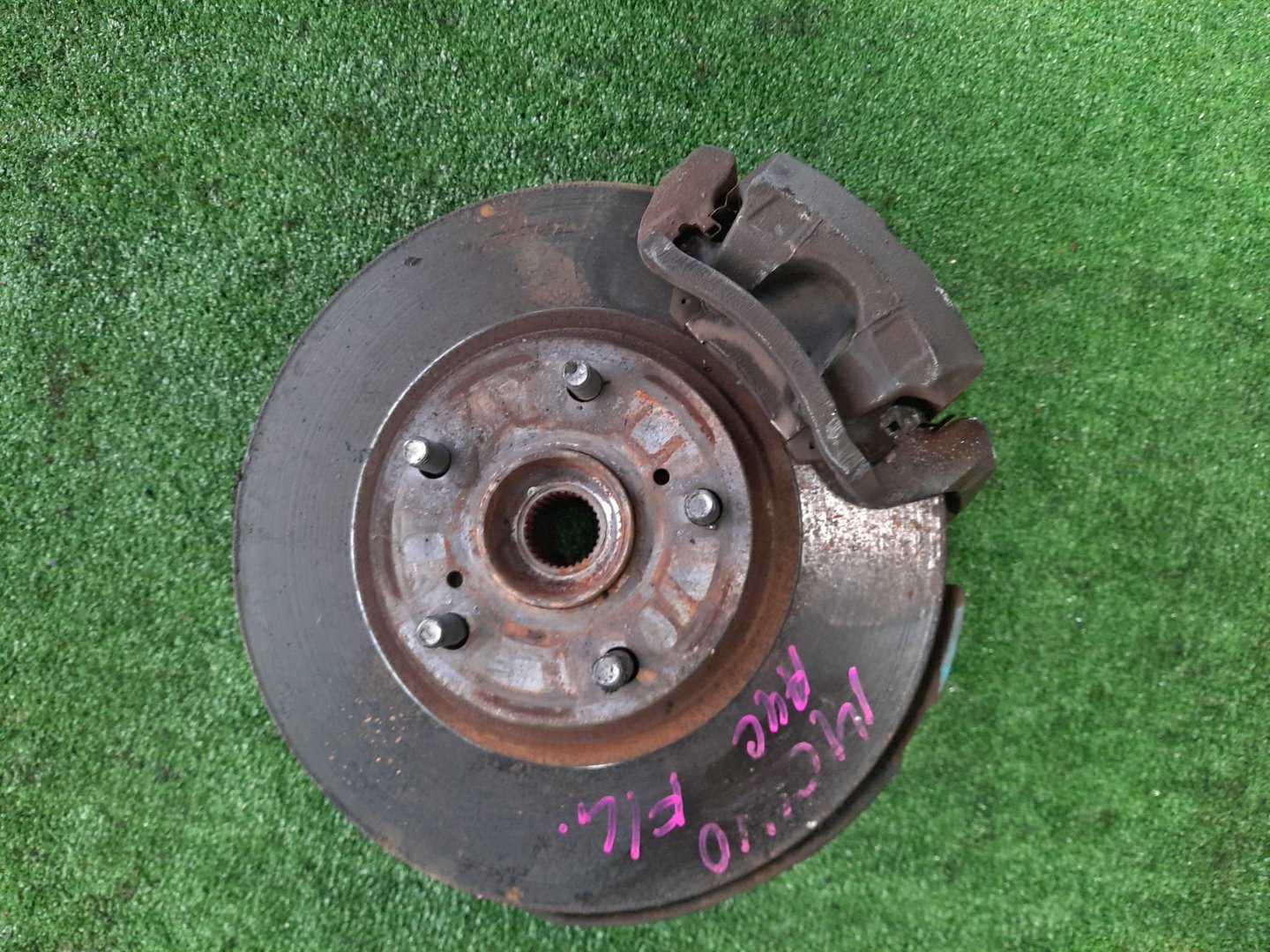 Ступица левая передняя  TOYOTA HARRIER MCU15W, MCU10W 1MZ-FE 1 ракурс