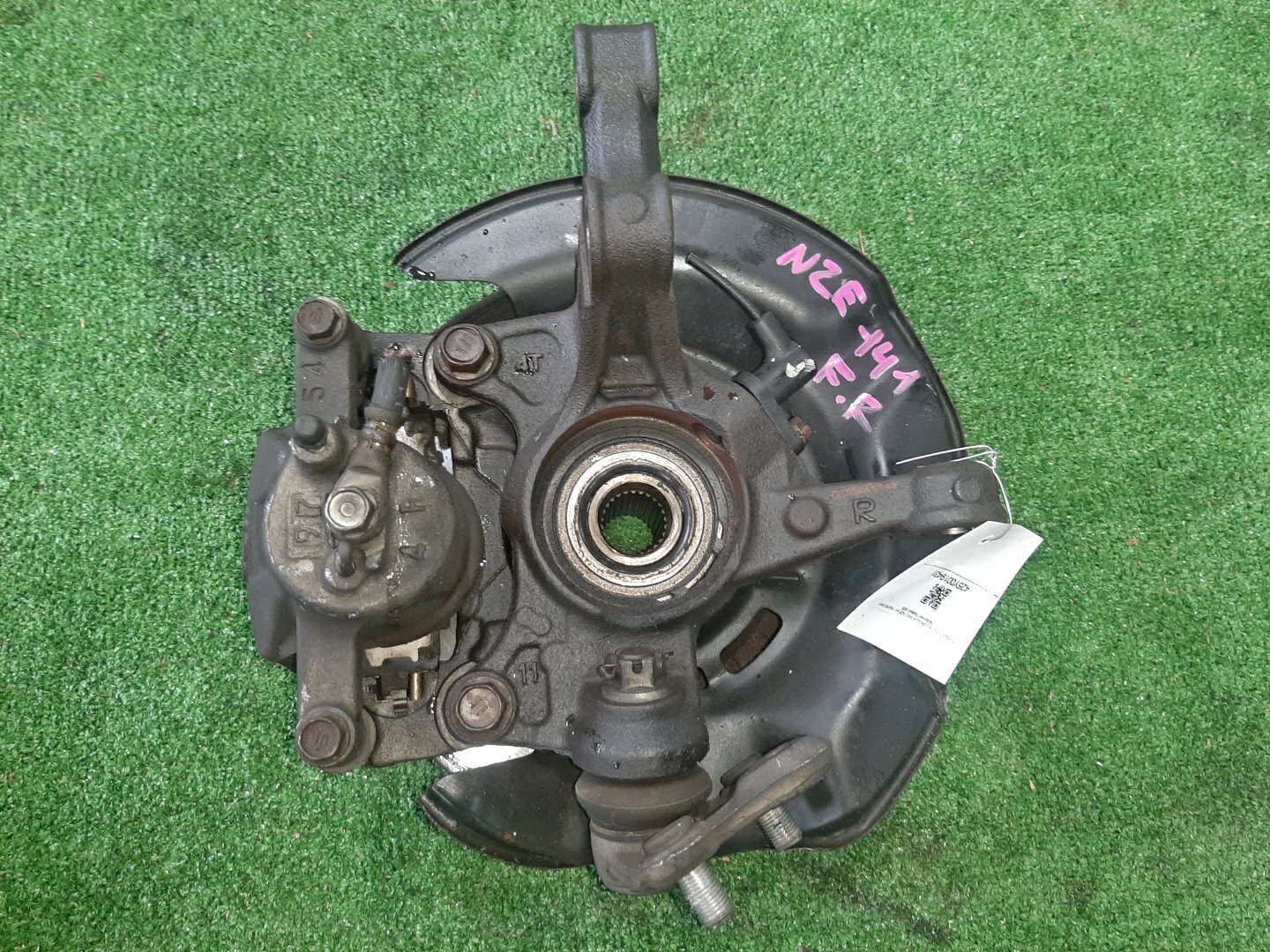 Ступица правая передняя TOYOTA AXIO, COROLLA FIELDER, COROLLA  AXIO, FIELDER NZE141, ZRE142, ZRE142G, NZE141G 1NZ-FE, 2ZR-FAE, 2ZR-FE 2 ракурс