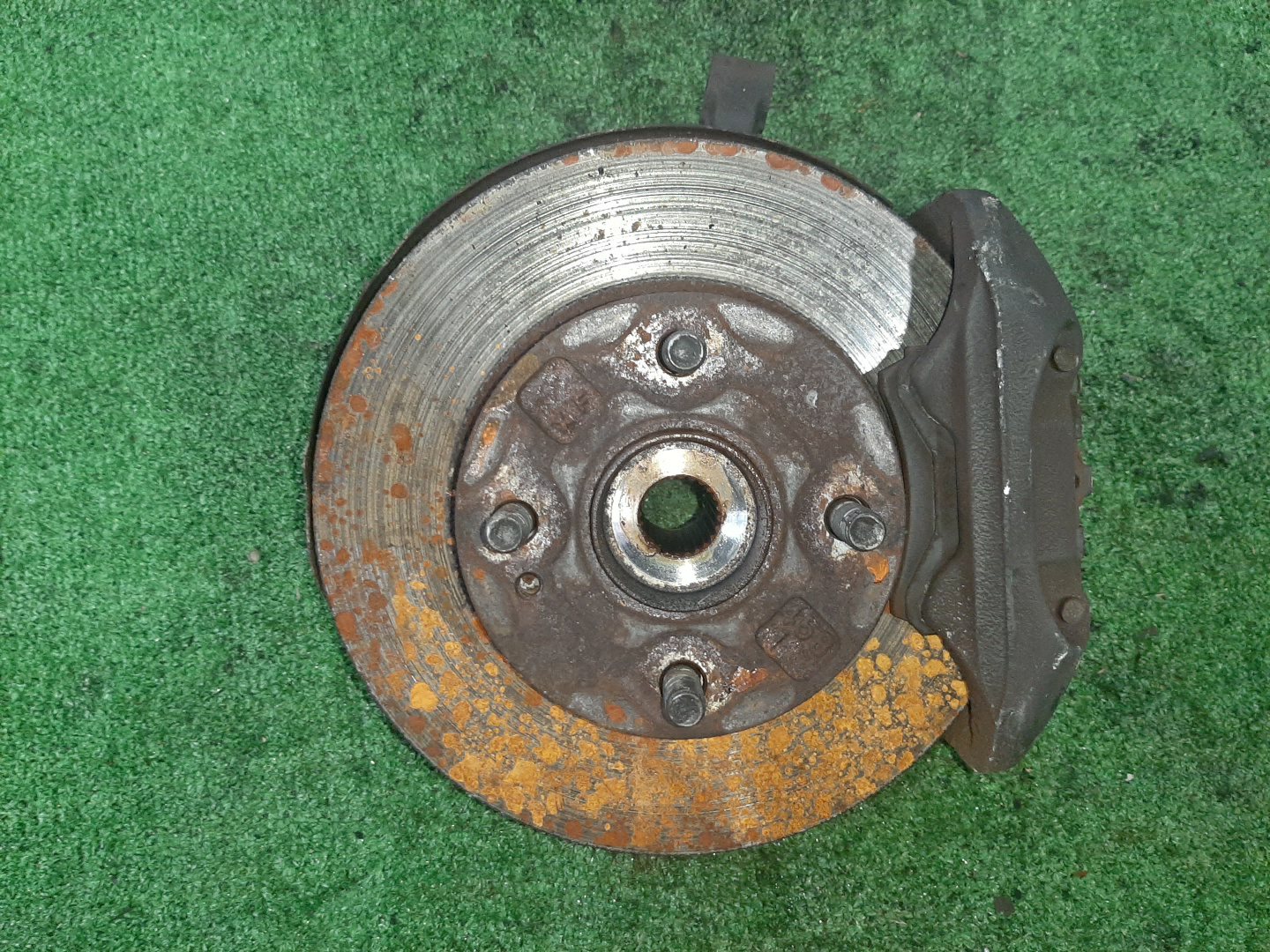 Ступица правая передняя MAZDA DEMIO DW3W, DW5W B3E, B3ME, B3, B5E, B5ME, B5 1 ракурс