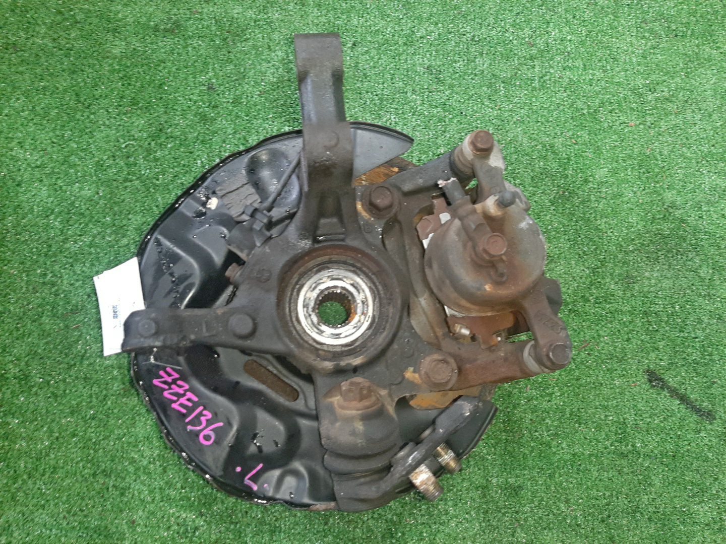 Ступица левая передняя TOYOTA VOLTZ ZZE136, ZZE137 1ZZ-FE, 2ZZ-GE 2 ракурс